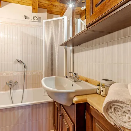 Apartment Casa Beatrice - Wifi, Parcheggio E Vista Montagna - Cour 0231 Courmayeur